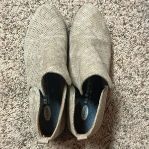 Women’s Tan Dr. Scholls Slip on Shootie